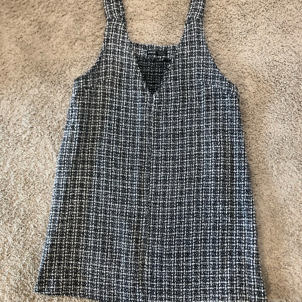 Black & White Twead Jumper Size Medium- Worn Once